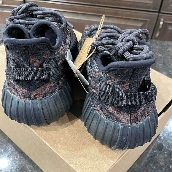 Yeezy 350 Boost V2 Moon Rock - Picture 3 of 11